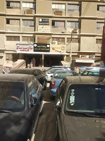 استغاثة من أصحاب المعاشات بسبب الزحام أمام حي شرق بأسيوط