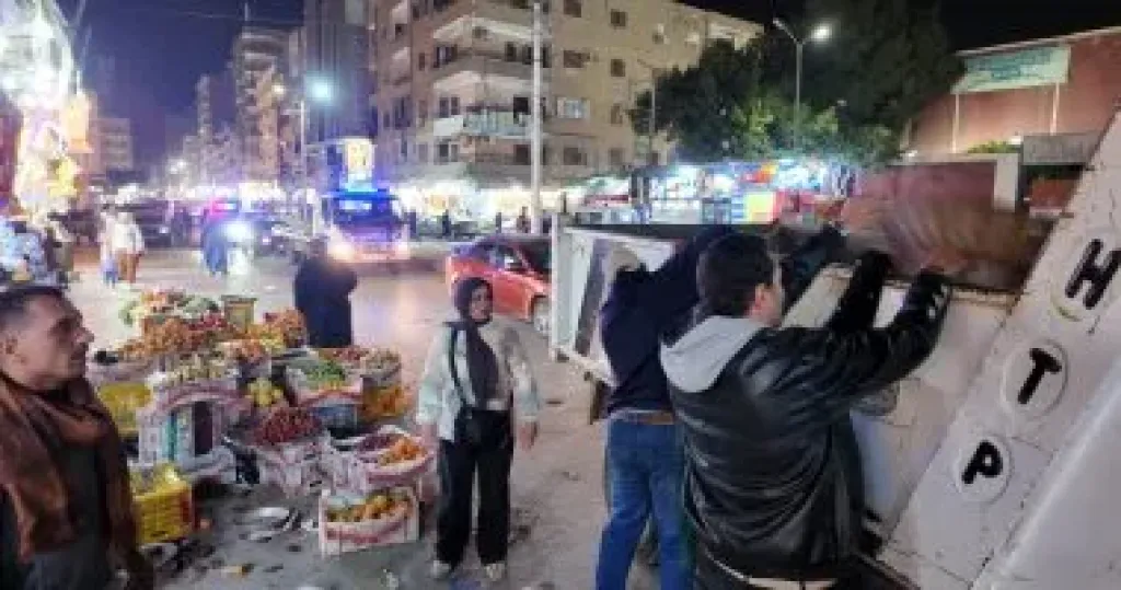 حملات ليلية لرفع الإشغالات بكفر الشيخ والحامول ورصف الطرق