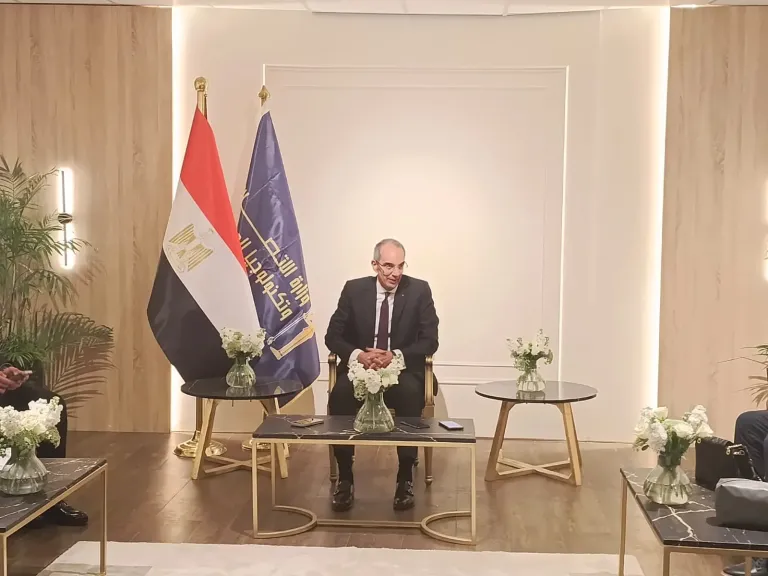 طلعت: الصفقة التاريخية تعكس نقلة نوعية في قطاع الاتصالات المصري