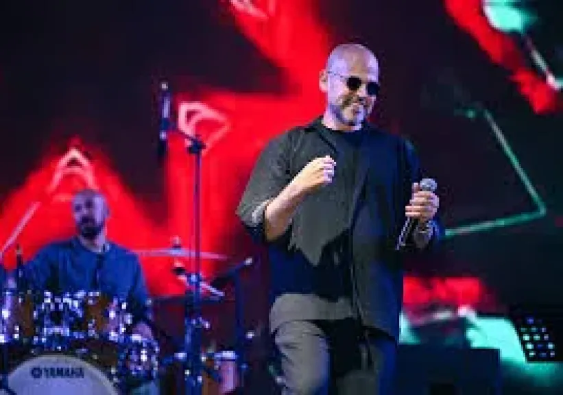 المطرب ”أبو” يتألق في حفل تخرج طلاب الجامعة الأمريكية