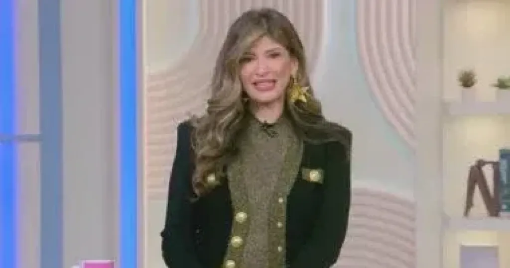 مقدمة برنامج «ست ستات»: الحب مش مناسبة.. الحب طريقة يحوّل كل حاجة لفن