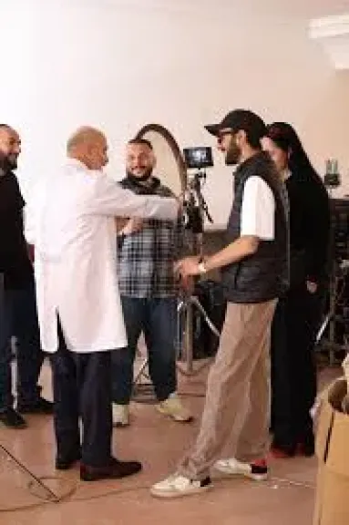 أسرة مسلسل ”إعلام وراثة” تنتقل إلى القاهرة الجديدة لاستكمال تصوير المشاهد المتبقية