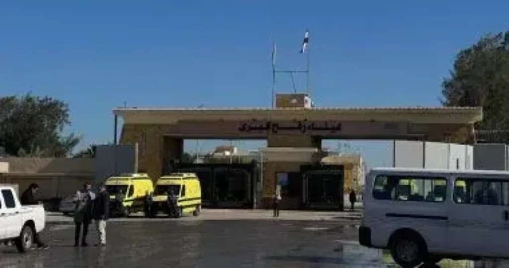 معبر رفح البري يستقبل دفعة من العائدين الفلسطينيين