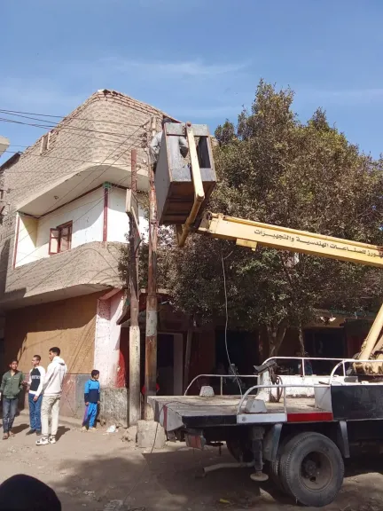 محافظ أسيوط: استمرار أعمال صيانة وتطوير منظومة الإنارة.. ورئيس مركز أبنوب