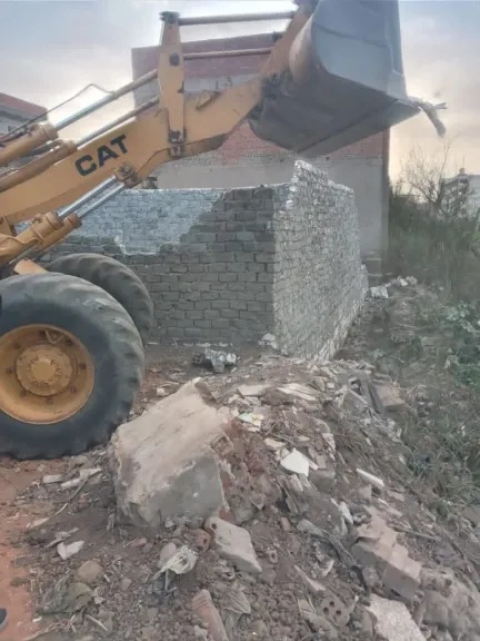 إزالة ٢٨٠ حالة تعدى بالبناء على الأراضي الزراعية وأملاك الدولة بالشرقية