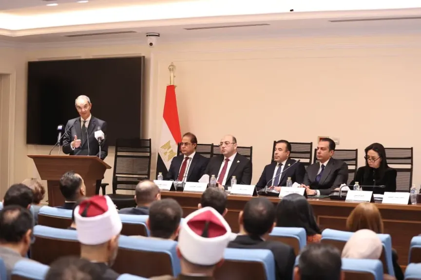 وزير الاتصالات أمام النواب: خطة من 5 محاور لحماية الأطفال من مخاطر الإنترنت
