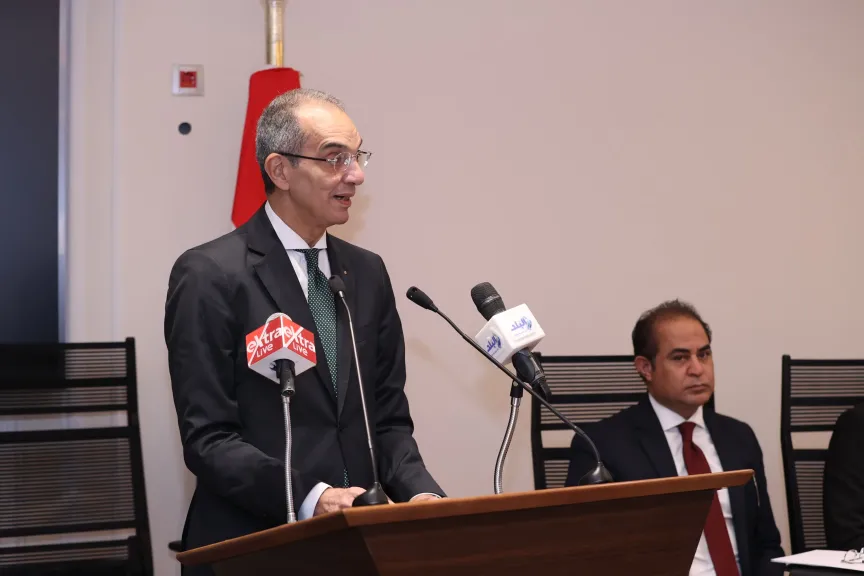 الاتصالات تطرح تصورًا تشريعيًا لمواجهة أخطار الألعاب والمنصات الرقمية على الأطفال