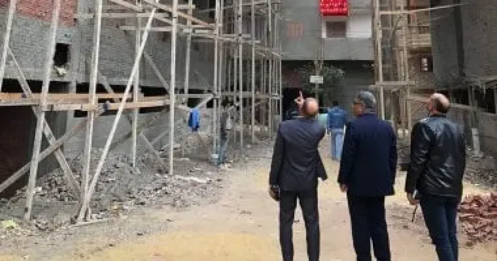 محافظ الدقهلية يرصد مخالفات لتجاوز قيود الارتفاع في جولة مفاجئة بتقسيم مشالى بطلخا
