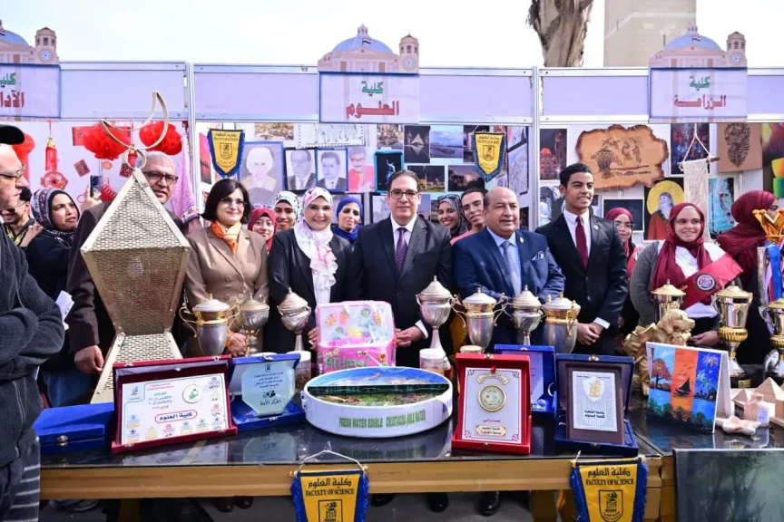 جامعة القاهرة تستقبل طلابها بأجواء مبهجة مع انطلاق الفصل الدراسي الثاني