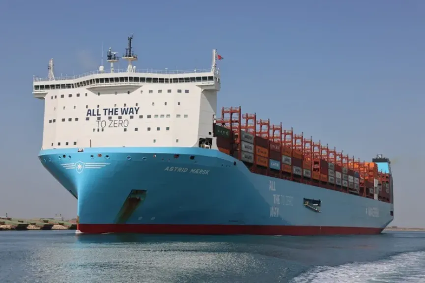 لأول مرة.. قناة السويس تشهد عبور سفينة الحاويات العملاقة ”أستريد ميرسك”