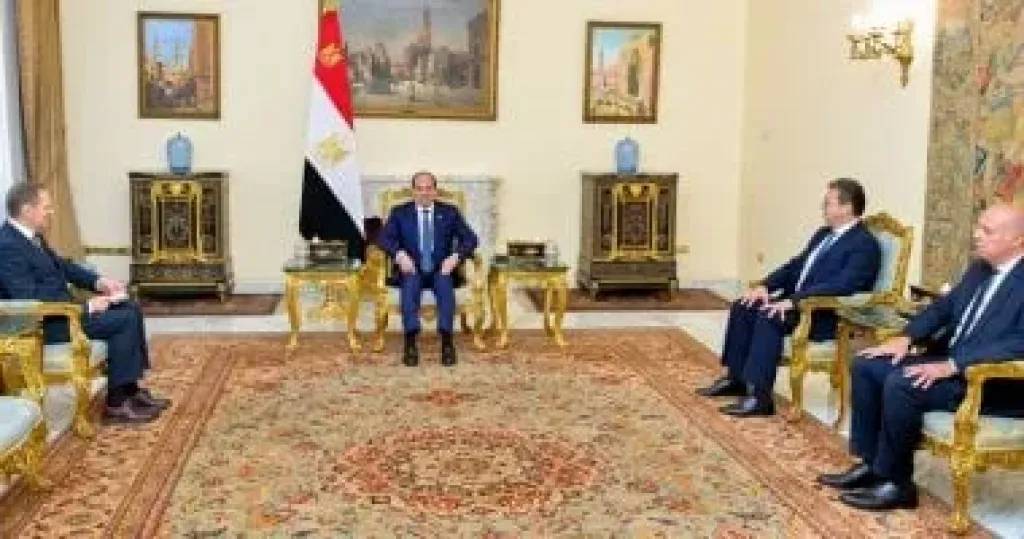 الرئيس السيسى يستقبل رئيس الاستخبارات الخارجية بروسيا بحضور اللواء حسن رشاد