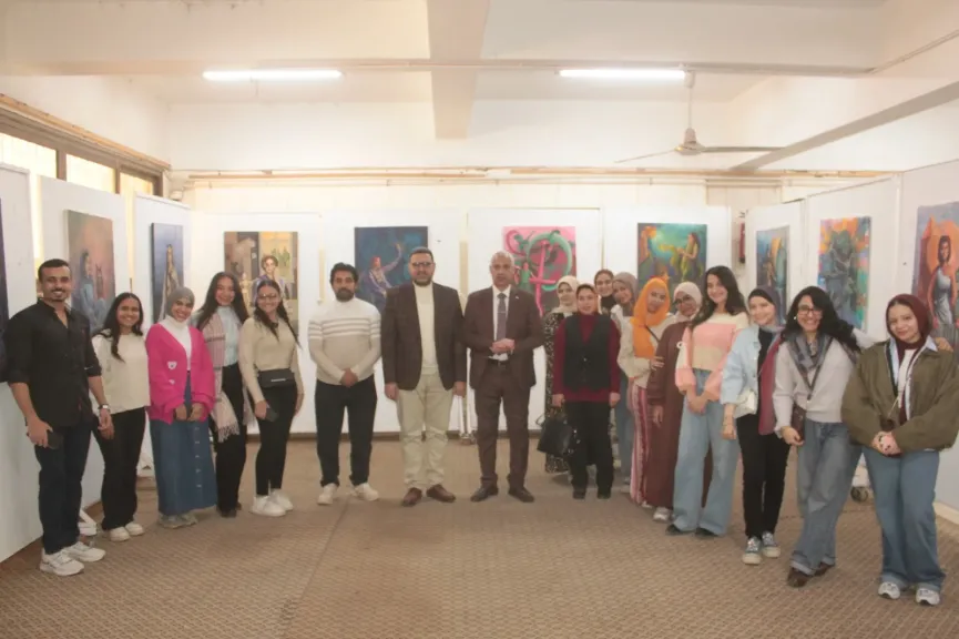 رئيس جامعة أسيوط يفتتح معرض «تجربة إبداعية (3)» لطلاب كلية الفنون الجميلة
