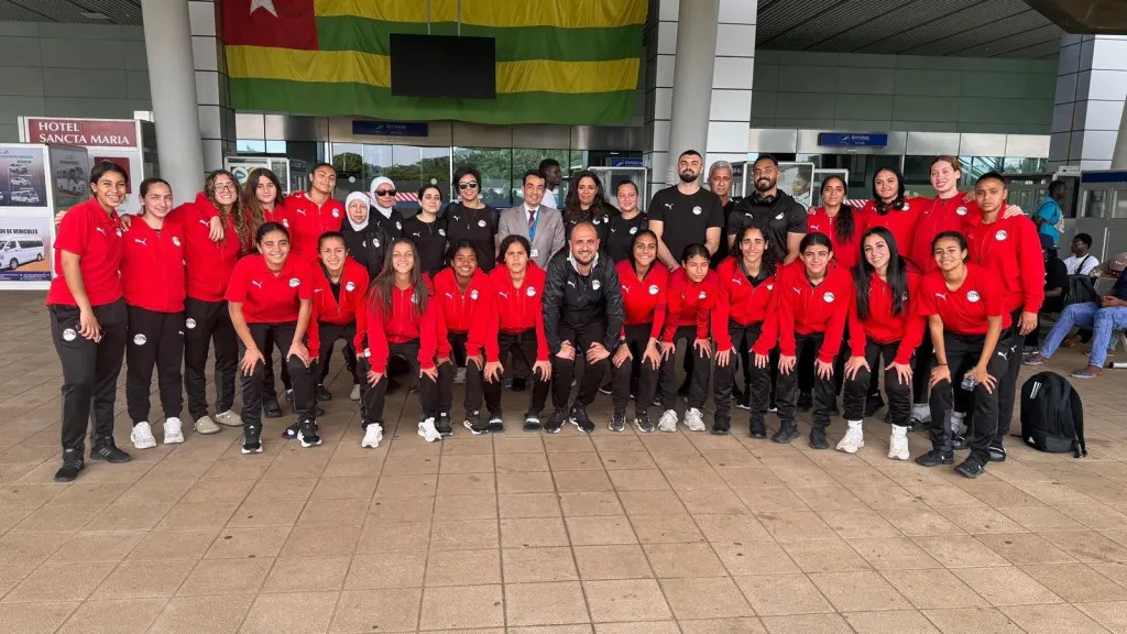 بعثة منتخب مصر للشابات تصل توجو