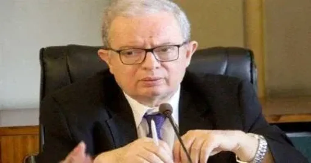 السيرة الذاتية لحسين عيسى نائب رئيس الوزراء للشؤون الاقتصادية