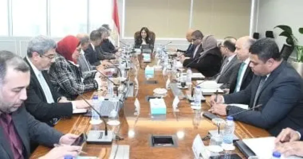 وزيرة الإسكان تتابع موقف تنفيذ المبادرة الرئاسية ”حياة كريمة”