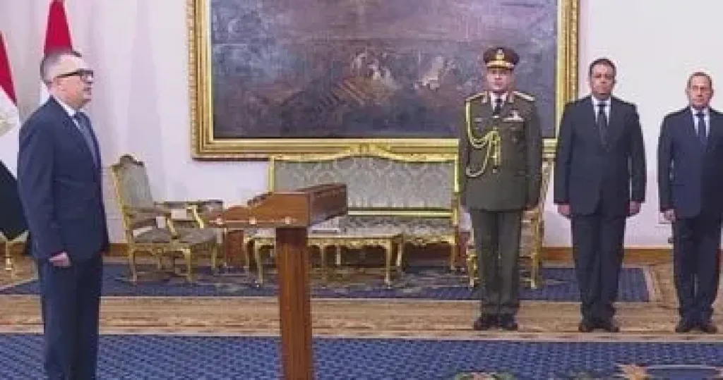 أحمد رستم يؤدى اليمين الدستورية وزيرا للتخطيط أمام الرئيس السيسى