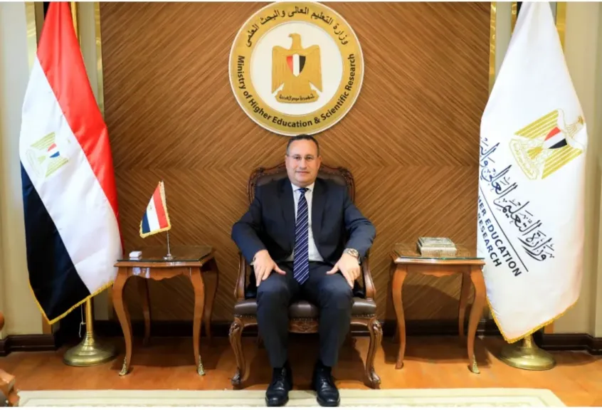 الدكتور عبد العزيز قنصوه عقب أدائه لليمين الدستورية: السيد الرئيس يولي اهتمامًا كبيرًا بمنظومة التعليم العالي والبحث العلمي