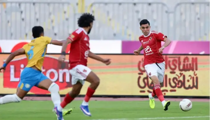 الأهلي يتقدم على الإسماعيلي 2-0 في الشوط الأول