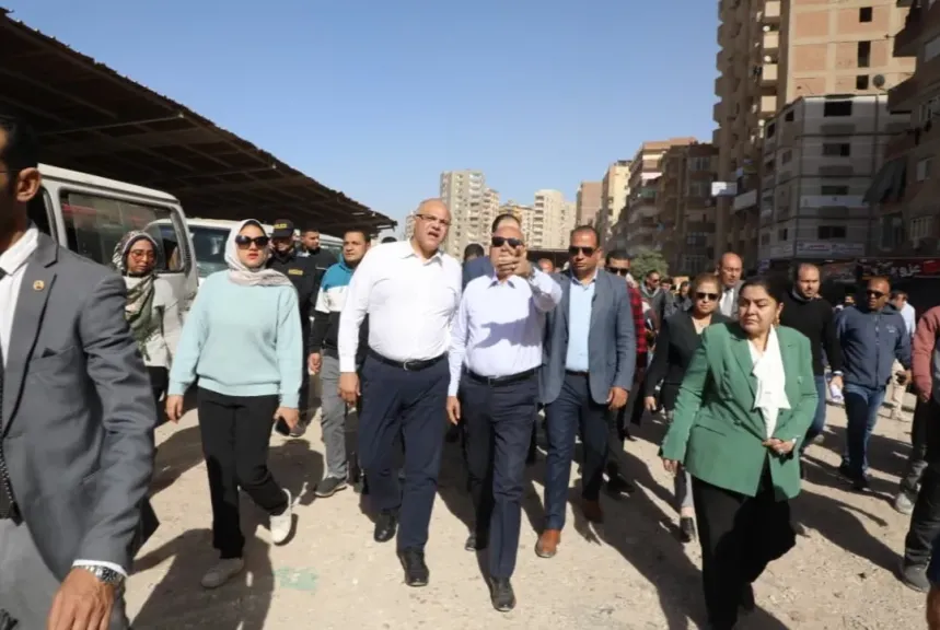 محافظا القاهرة والقليوبية يقودان حملة مكبرة لرفع الإشغالات ودراسة تنظيم المواقف بين المحافظتين |صور