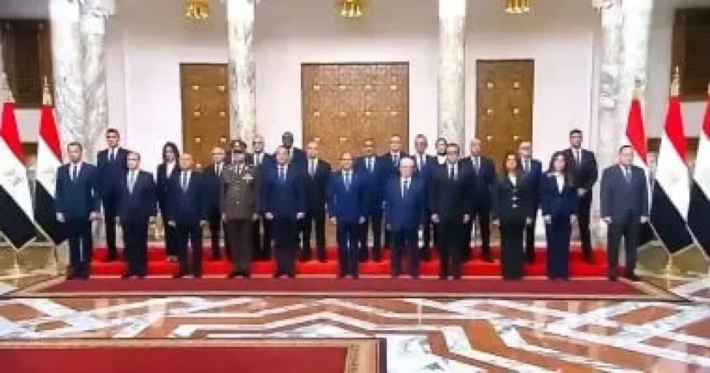 رئيس الأساقفة يهنئ الوزراء الجدد.. ويؤكد: نصلى من أجل سلام الوطن وازدهاره