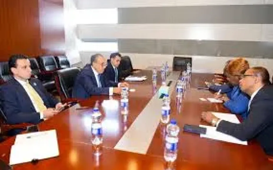 وزير الخارجية يبحث مع نظيرته الإيفوارية سبل تعزيز العلاقات الثنائية