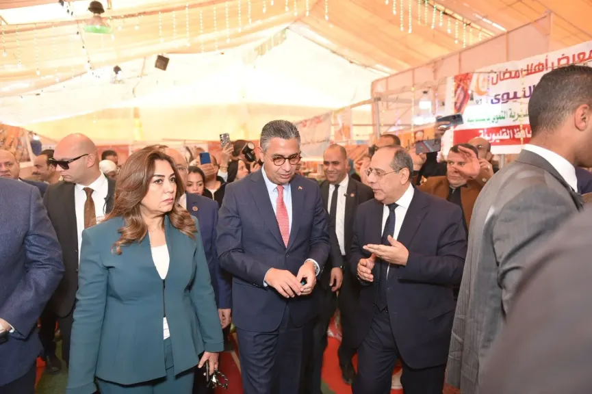 جولة لوزيري التموين والتنمية المحلية لافتتاح معارض «أهلًا رمضان» بالقليوبية