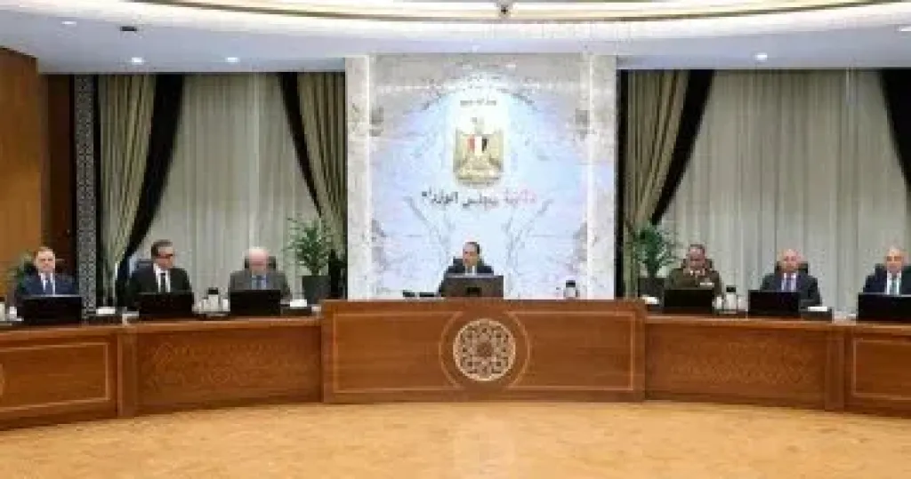 رئيس الوزراء: ضرورة العمل لتخفيف الأعباء عن المواطنين وتحسين جودة حياتهم