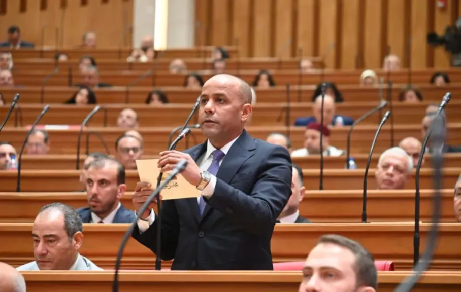 النائب ياسر منصور قدح للحكومة: ”نموذج 8” لا يجب أن يكون  ورقة في أدراج المكاتب