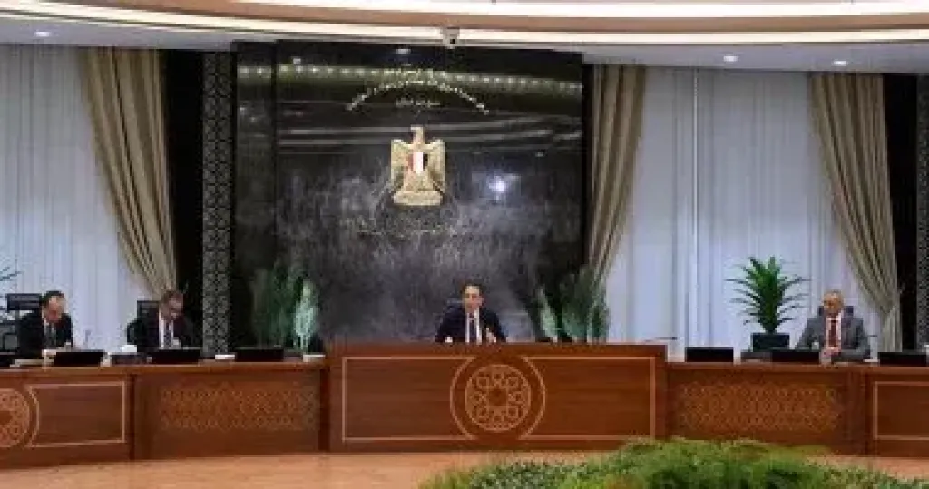 رئيس الوزراء: تبكير صرف مرتبات العاملين بالدولة قبل شهر رمضان وقبل عيد الفطر