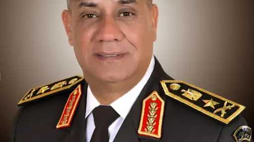 ننشر السيرة الذاتية للفريق / أشرف سالم زاهر القائد العام للقوات المسلحة وزير الدفاع والإنتاج الحربى