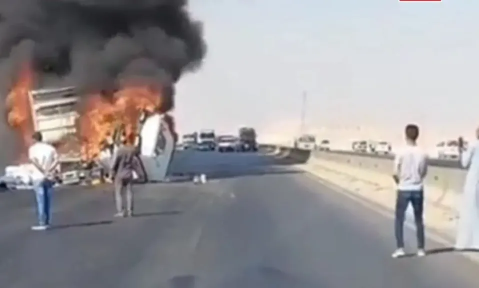 اندلاع حريق في سيارة نقل بمحافظة أسيوط