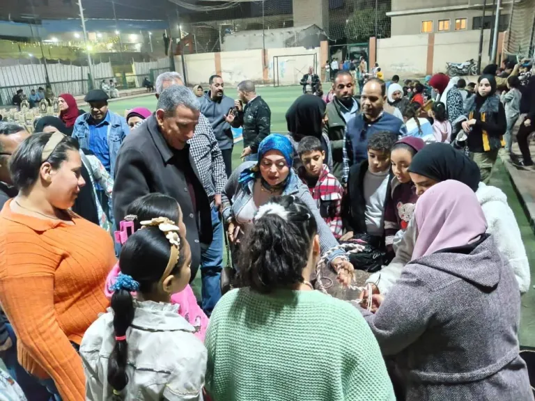 شعر وورش فنية وعروض تراثية.. إقبال جماهيري على ثاني أيام قافلة الثقافة بالعجميين |صور