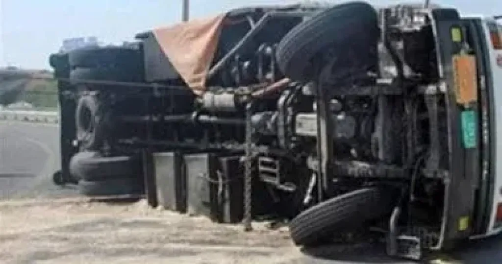 مصرع شاب فى حادث سيارة أمام مدخل محور 30 يونيو جنوب بورسعيد