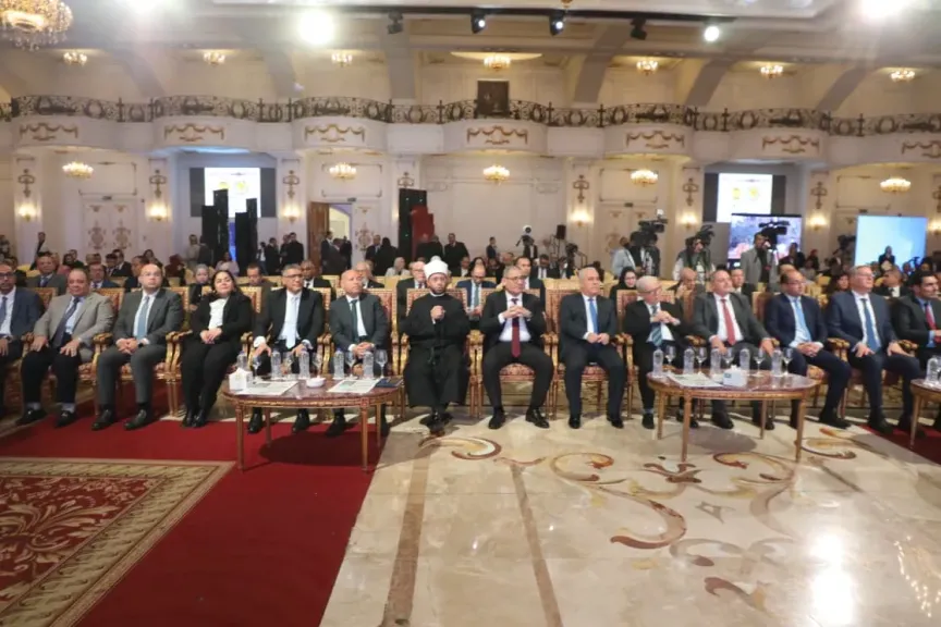 محافظ القاهرة يشهد فعاليات مؤتمر الجمهورية الخامس بعنوان ”١٢عاما من الكفاح والعمل السيسى بناء وطن ”