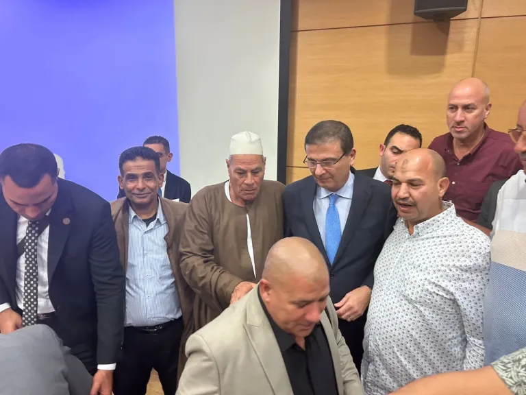 وزير الزراعة لوفد الفلاحين: ”مكتبي مفتوح دائما لصغار المزارعين قبل كبارهم”