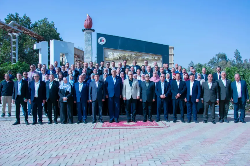 وزير الإنتاج الحربي يستهل أولى جولاته بـ”شركة أبو زعبل للكيماويات المتخصصة”.. صور