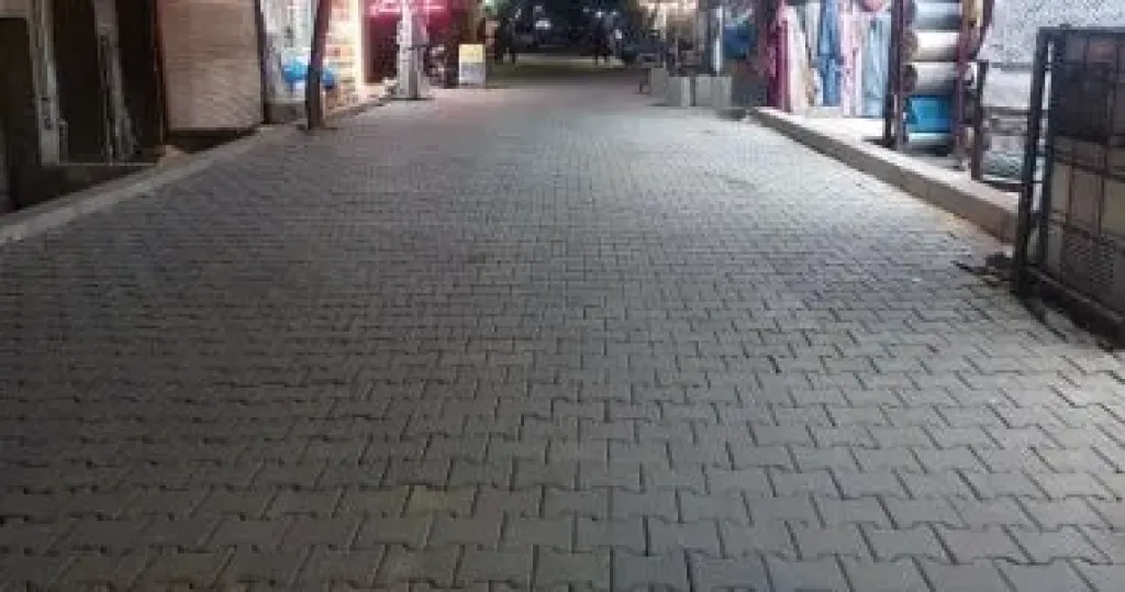 محافظ الجيزة: رصف عدد من الشوارع بحى العمرانية لتيسير الحركة المرورية