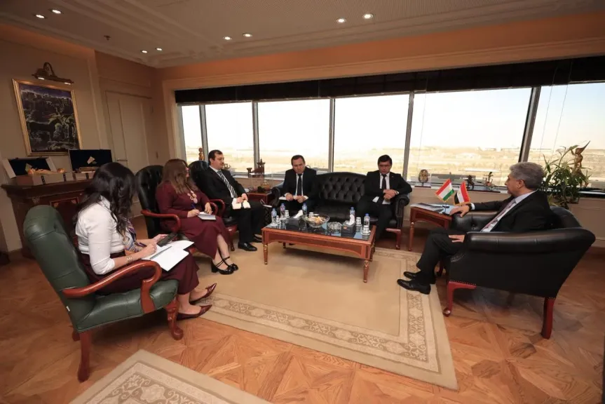 وزير السياحة والآثار :يستقبل سفير طاجيكستان بالقاهرة لبحث تعزيز التعاون المشترك