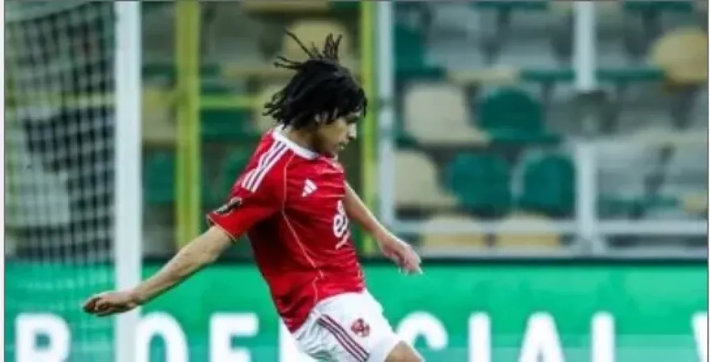 حارس الجيش الملكى يتصدى لهدف محقق من مروان عثمان أوتاكا