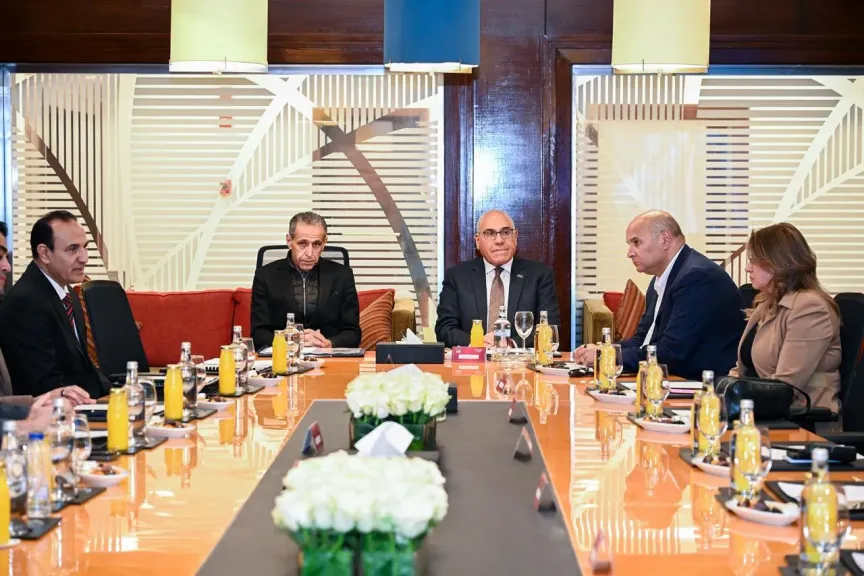 رئيس الهيئة العربية للتصنيع يتفقد باكورة انتاج الشركة العربية السويسرية للمصاعد بمدينتي.. صور