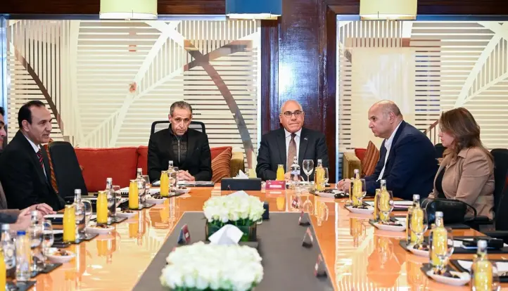 رئيس الهيئة العربية للتصنيع يتفقد باكورة انتاج الشركة العربية السويسرية للمصاعد بمدينتي.. صور