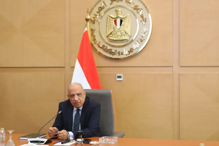 وزير الكهرباء يجتمع برؤساء شركات التوزيع  لمراجعة خطة العمل وتأمين التغذية وضمان استقرار واستدامة التيار