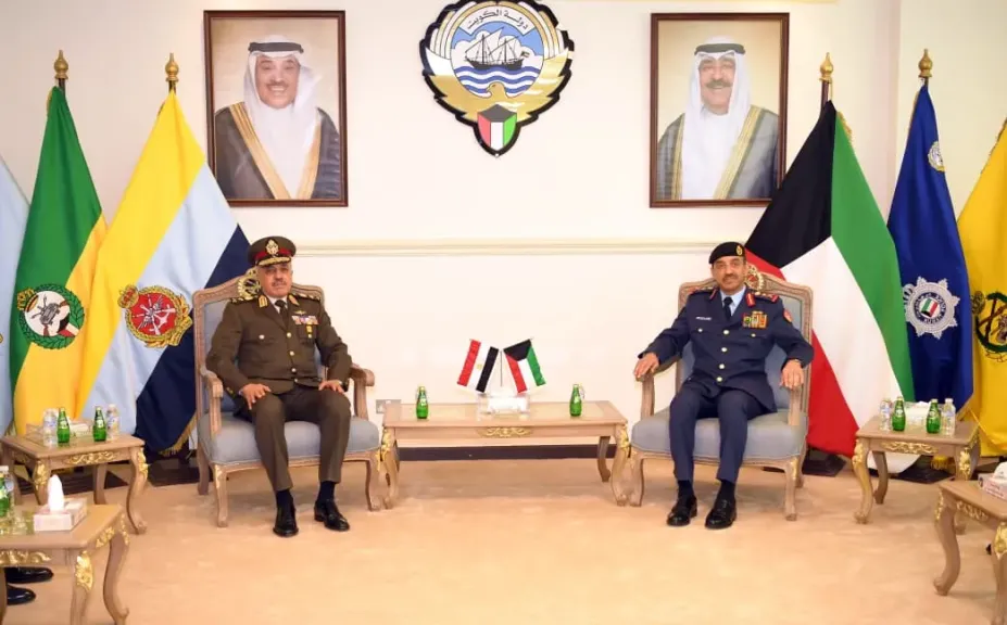 الفريق أحمد خليفة رئيس الأركان يعود إلى أرض الوطن عقب إنتهاء زيارته الرسمية لدولة الكويت |صور