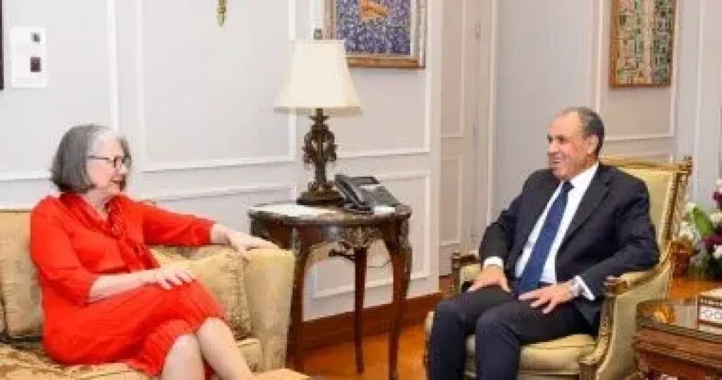 وزير الخارجية يستقبل رئيسة الاتحاد الدولى لجمعيات الهلال والصليب الأحمر