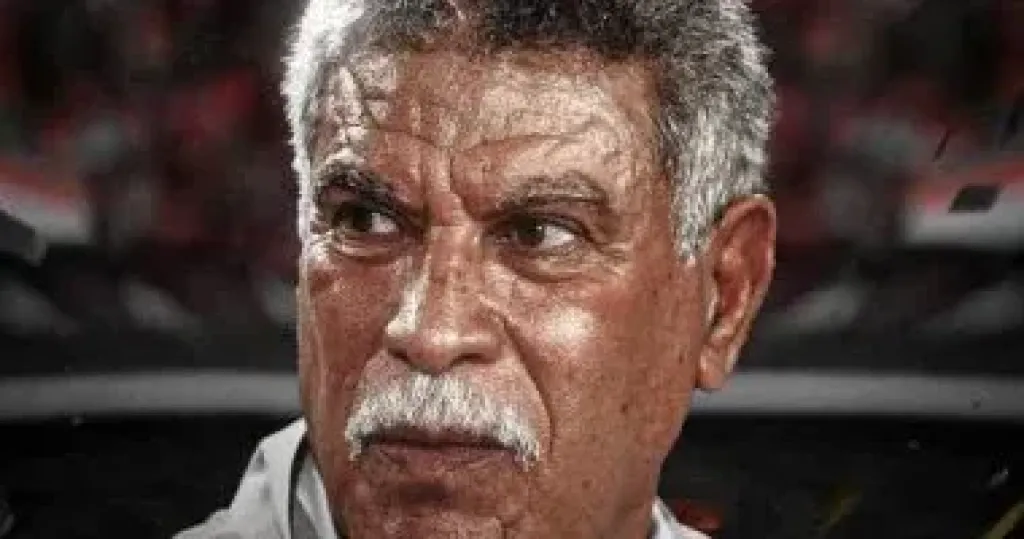 حسن شحاتة يذرف الدموع أمام وفاء جماهير الزمالك فى لقاء كايزر تشيفز