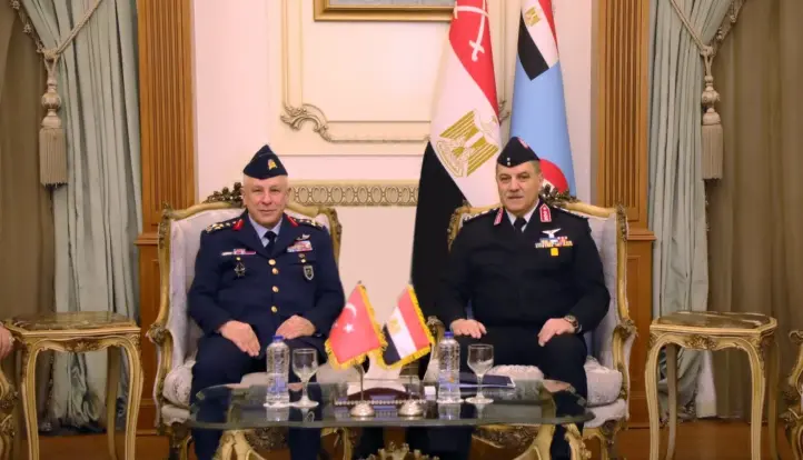 قائد القوات الجوية يلتقى قائد القوات الجوية التركية.. صور