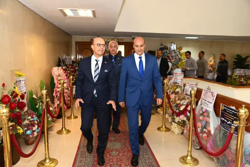 الدكتور المنشاوي يزور اللواء محمد علوان محافظ أسيوط لتهنئته بمنصبه الجديد