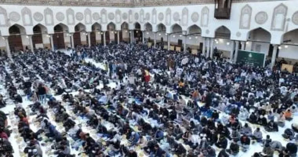 «بيت الزكاة» يوزع 10 آلاف وجبة متكاملة يوميًا على الصائمين بالجامع الأزهر