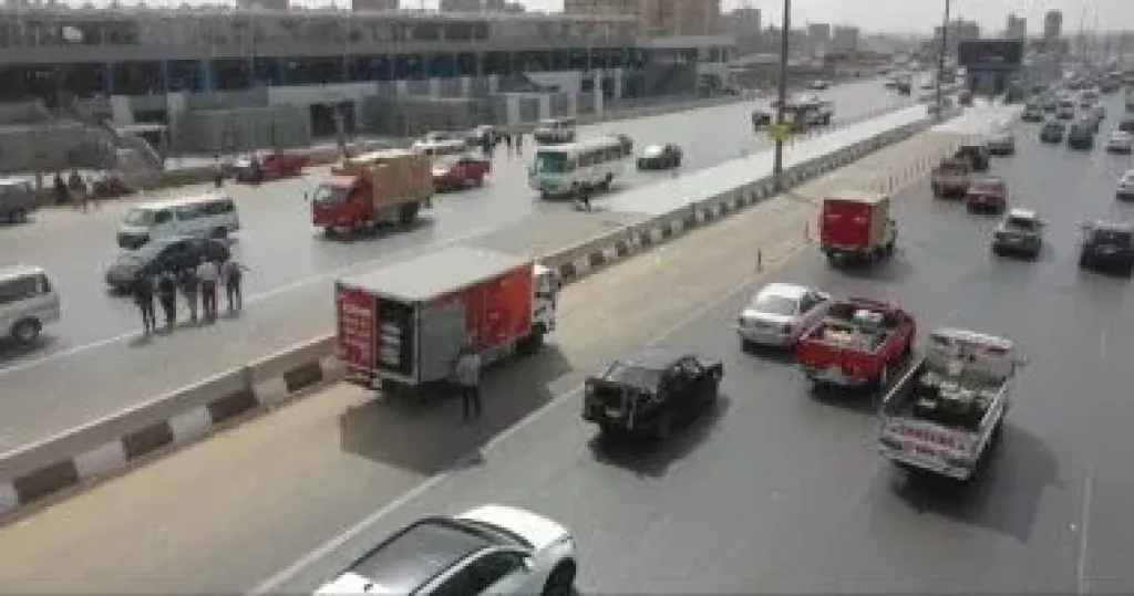 سلامتك تهمنا.. وزارة النقل تناشد المواطنين مواجهة السلوكيات الخاطئة على الطرق