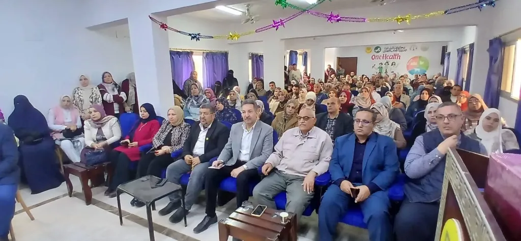 بيطري الشرقية يناقش تطوير الرعاية ويكرّم المتميزين